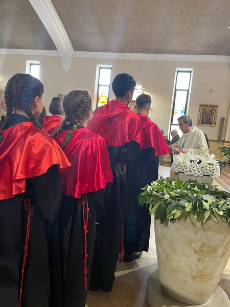 Domingo de Resurrección · 8